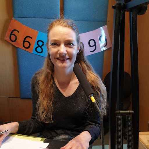 Guest: Rita 'Riddhi' McIlwraith, entrepreneur & cyber security expert, from 'Paperdog' on Byron Business, People and Lifestyle with Phil Daly