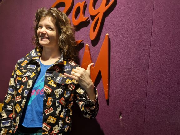Guest/s: Marissa Treichel, 'The Cassettes' and Steve Banks from 'Steve Banks & the Sidemen' on Byron Business, People and Lifestyle with Phil Daly
